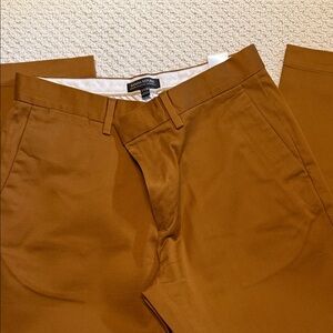 Banana Republic Men’s Chinos in Warm Tan Brown